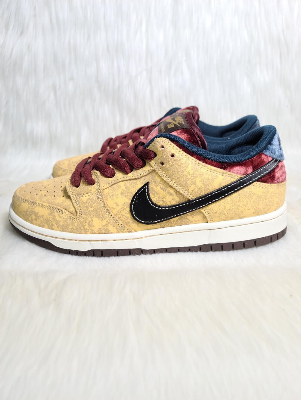 Nike Dunk Low SB Low City Of Cinema Gold Black Navy Brown Women 7.5 Men 6 NEW - Picture 4 of 7